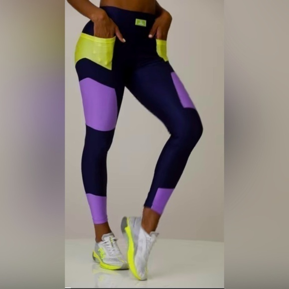Cajubrasil Athletic Leggings With Colorful Cutouts in Navy Blue